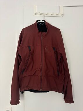 Arc'teryx Men's Deep Red Performance Softshell Jacket